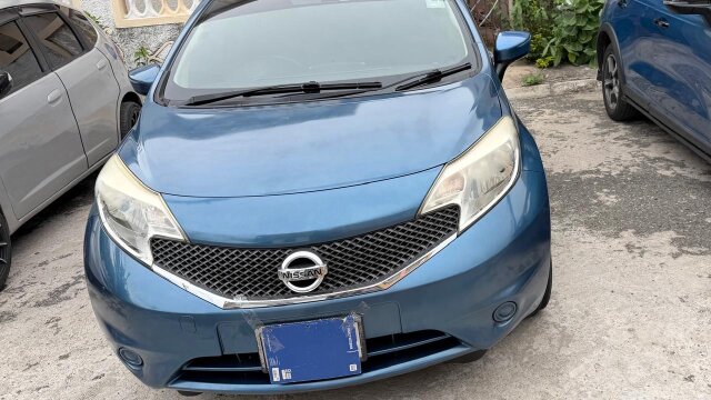 2015 Blue Nissan Note