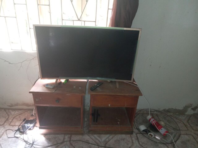 CURVED SMART FLAT SCREEN TV FOR SALE 25,000