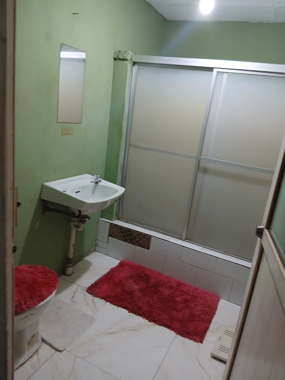 1 Bedroom  Studen/ Single Female