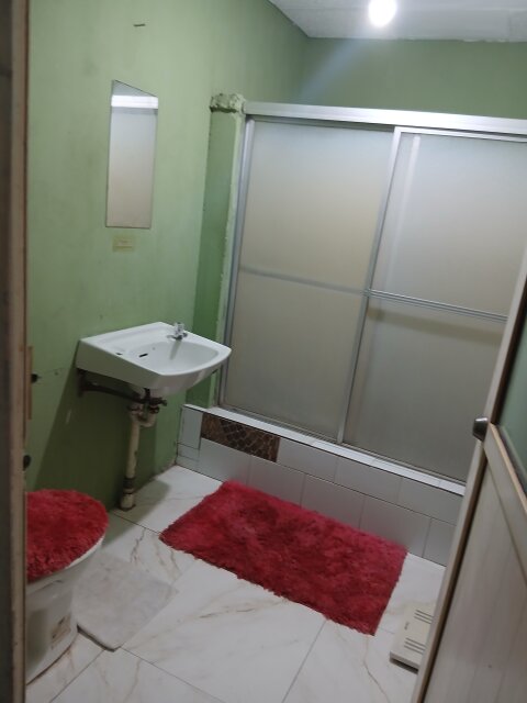 1 Bedroom  Studen/ Single Female