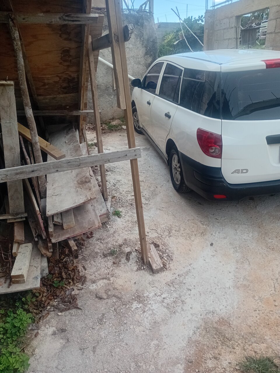 2012 NISSAN AD WAGON FOR SALE 876-863-5965