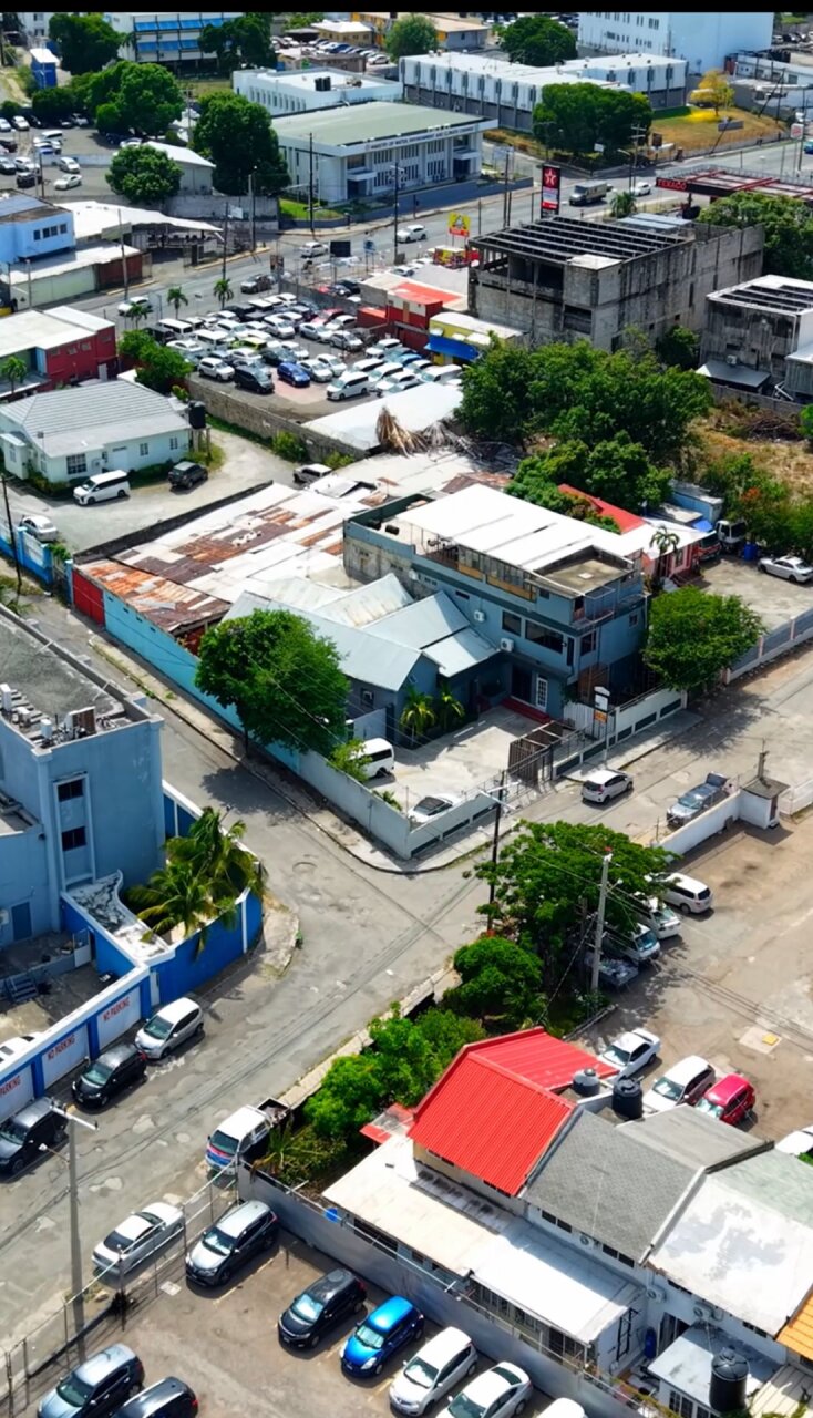 PRIME COMMERCIAL PROPERTY FOR SALE   - IVY GREEN