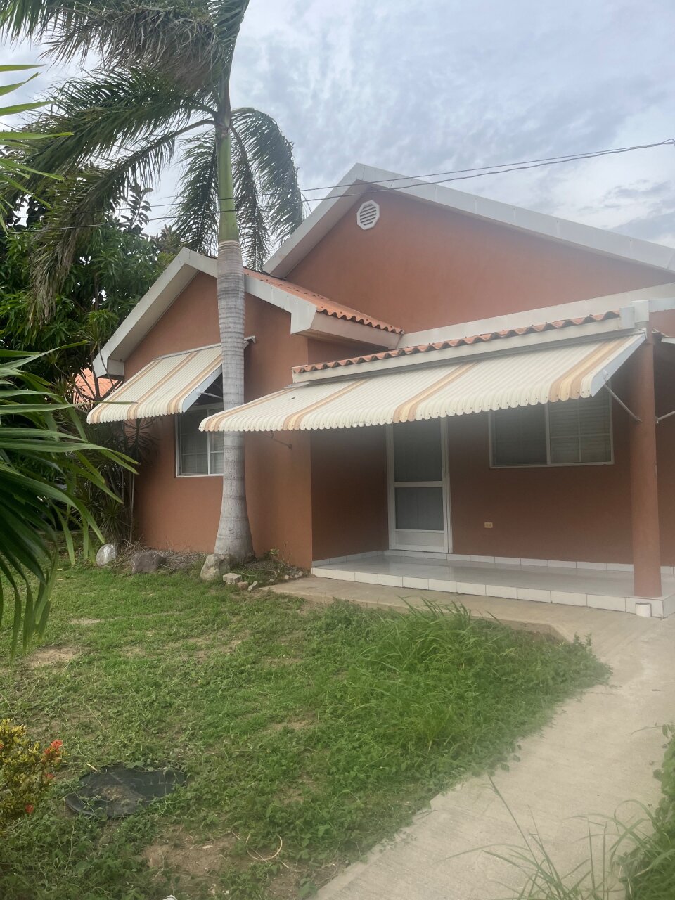 2 Bedroom /Living / Kitchen And Bathroom