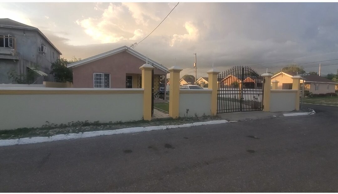 2 Bedroom House