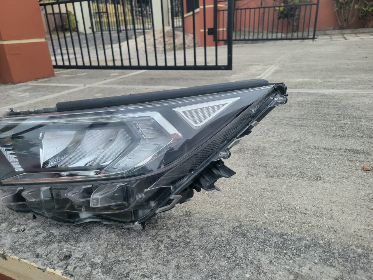 Toyota Rav 4 2026 Left Headlight