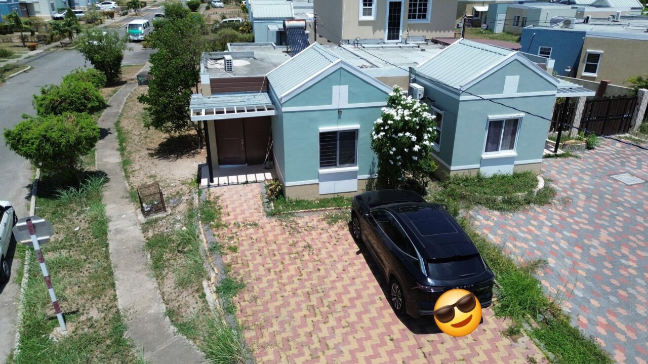 2 Bedrooms in Jaccaranda Gated Community