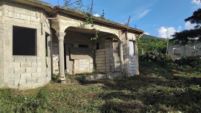 1/2 Acre Lot For Sale In Manchester