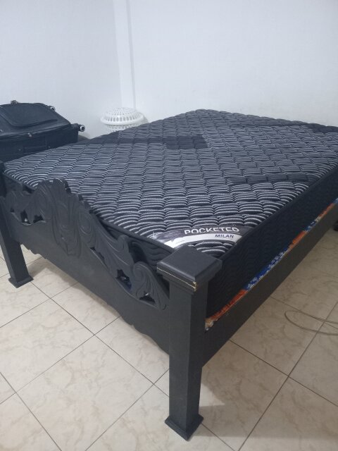 Queen Size Bed + Mattress – Excellent Condition